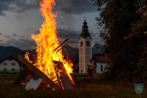 9DCE780D-839B-4843-8351-159211FBF768