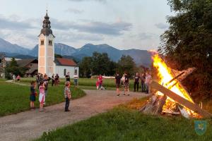 BE1AB4B2-7426-4C5D-A832-94DA3563CDA5