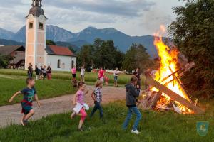 0A7F1C7F-3B83-40B1-8FC7-94C594F8F9F6