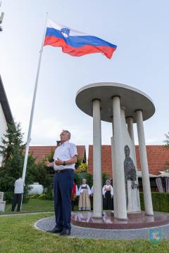 F_Brezar-Small-2021-06-24_19-40-14