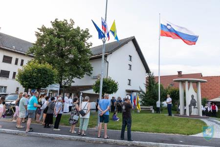 F_Brezar-Small-2021-06-24_19-40-37