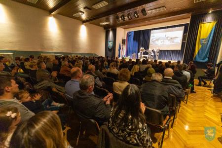 F_Brezar-Small-2022-04-22_18-28-54