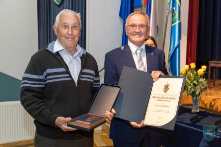 F_Brezar-Small-2022-04-22_18-35-54