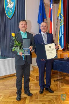 F_Brezar-Small-2022-04-22_18-58-29