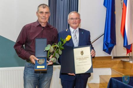 F_Brezar-Small-2022-04-22_19-08-34