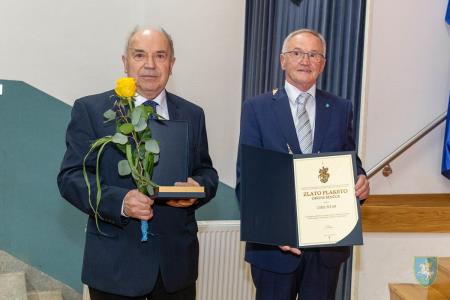 F_Brezar-Small-2022-04-22_19-10-35