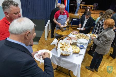 F_Brezar-Small-2022-04-22_19-30-17