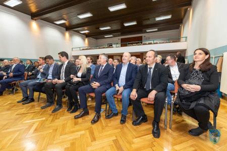 F_Brezar-Small-2022-04-22_18-06-11