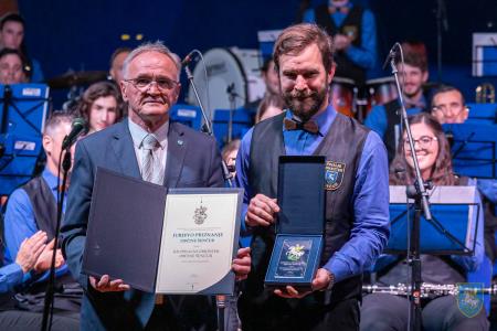 F_Brezar-Small-2022-06-03_19-47-19