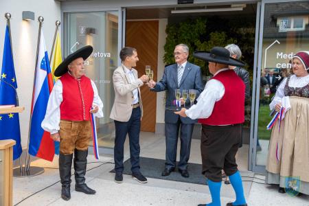 F_Brezar-Small-2022-10-21_17-34-47