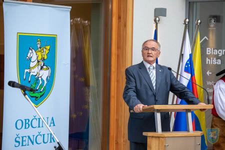 F_Brezar-Small-2022-10-21_17-09-48