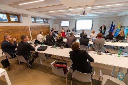 F_Brezar-Small-2022-12-07_17-06-51