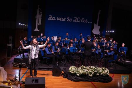 F_Brezar-Small-2022-12-26_21-49-53