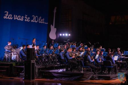 F_Brezar-Small-2022-12-26_21-08-10