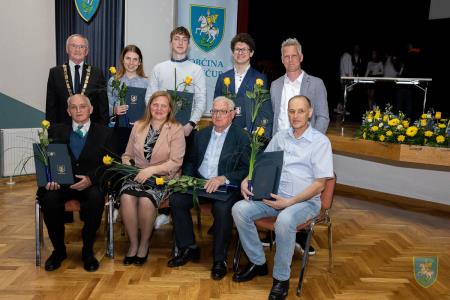 F_Brezar-Small-2023-04-21_19-10-27