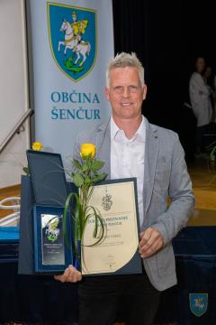 F_Brezar-Small-2023-04-21_19-13-28