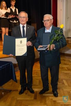 F_Brezar-Small-2023-04-21_18-38-32