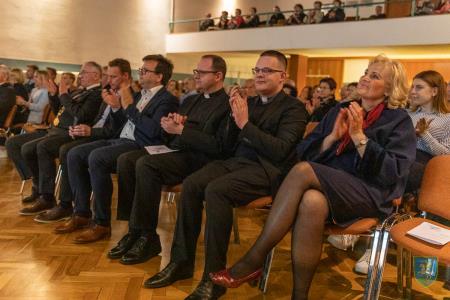 F_Brezar-Small-2023-04-21_18-31-24