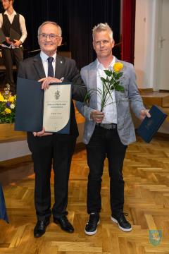 F_Brezar-Small-2023-04-21_18-27-59