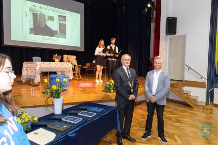 F_Brezar-Small-2023-04-21_18-27-23