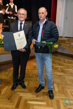 F_Brezar-Small-2023-04-21_18-25-39