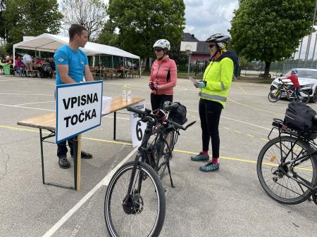 F39D1D60-4481-447F-8C5F-1B9D81690AAE