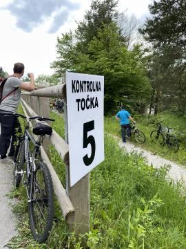 338B1F62-EE70-4895-9A3F-CC3681806DCA