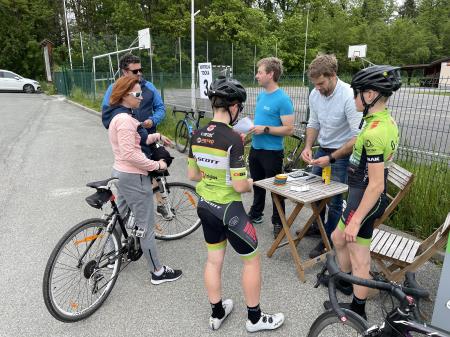 8AD60206-8ADB-4B16-BA4D-E7BD958F9792