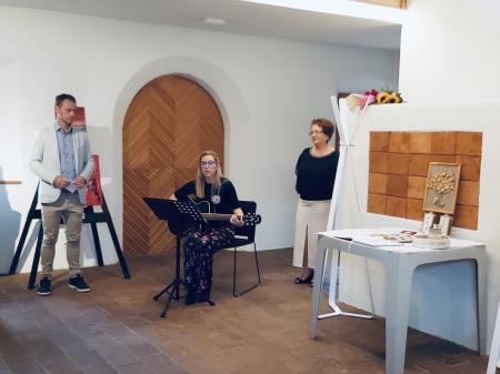 F5047E0E-7185-48A3-9633-3AA884331637