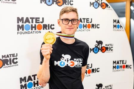 11d5f47990870a793a6c_63132048