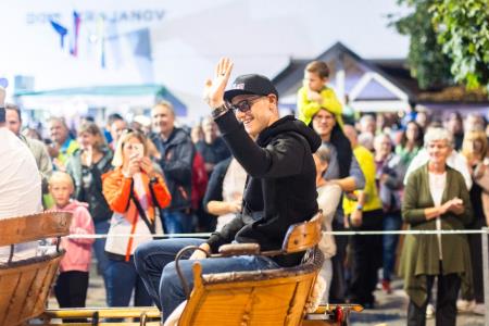 31c5cd13d27a810d34e0_63132058