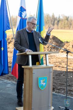 F_Brezar-Small-2024-02-16_16-16-39