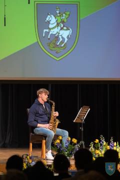 F_Brezar-Small-2024-04-19_18-28-41