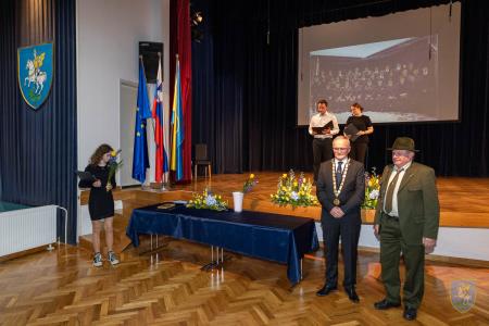 F_Brezar-Small-2024-04-19_19-09-28