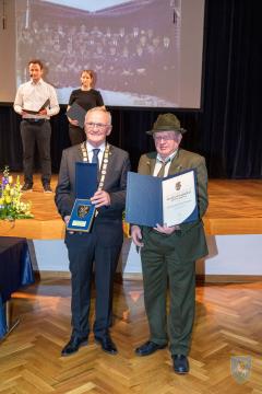 F_Brezar-Small-2024-04-19_19-10-48