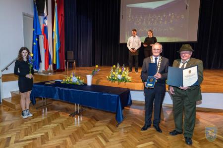 F_Brezar-Small-2024-04-19_19-10-56