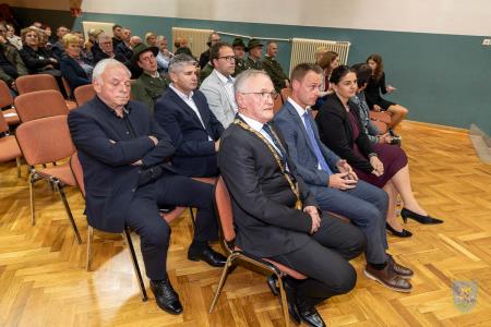 F_Brezar-Small-2024-04-19_19-13-28