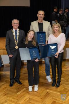 F_Brezar-Small-2024-04-19_19-21-07