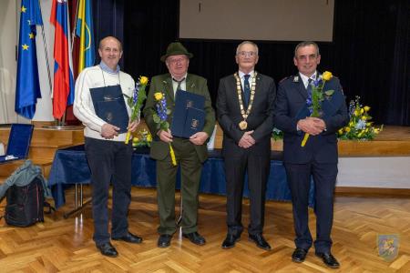 F_Brezar-Small-2024-04-19_19-22-41