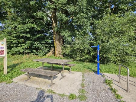 Stojalo za kolesa - Luže (Bajer)